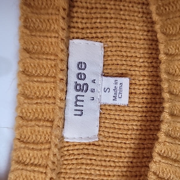 UMGEE GOLD STRIPED CREW NECK SWEATER WITH LONG FLARED SCALLOPED SLEEVES - Picture 9 of 14